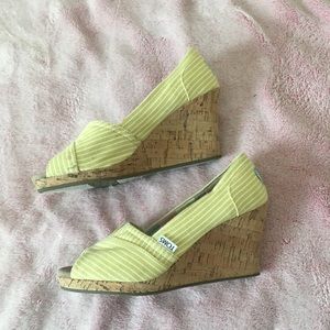 Toms wedges